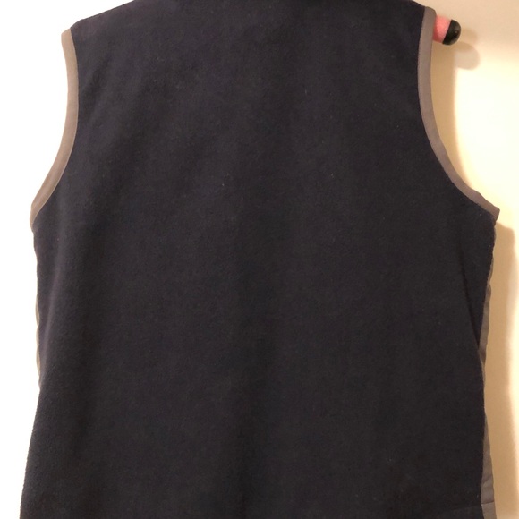 Gap reversible navy fleece vest - Girl’s large, women’s small - Picture 2 of 4